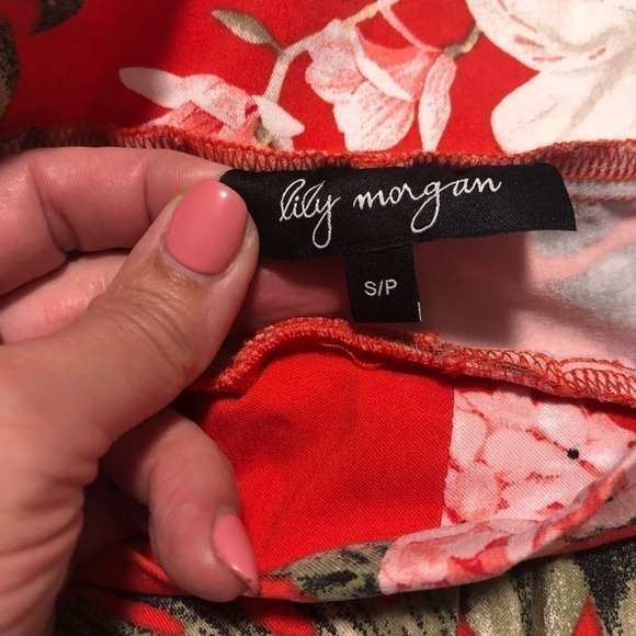Lily Morgan coral red floral shorts - Picture 3 of 4